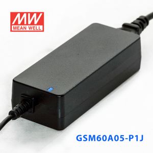 GSM60A05-P1J 60W 5V6A明纬高能效医疗型IEC320-C14插口电源适配器