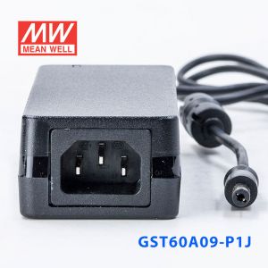 GST60A09-P1J 54W 9V6A高效能低空载损耗绿色节能桌上型适配器