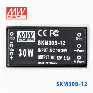 SKM30B-12  30W  18~36V 输入 12V 2.5A 单路稳压输出明纬DC-DC转换模块电源