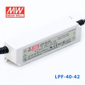 LPF-40-42  40W  42V 0.96A  恒压+恒流有PFC高效率塑壳IP67防水LED电源