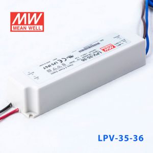 LPV-35-36    35W    36V   1A明纬牌恒压输出IP67防水塑壳LED照明电源