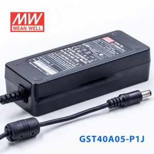 GST40A05-P1J 25W 5V5A高效能低空载损耗绿色节能桌上型适配器