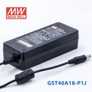 GST40A18-P1J 40W 18V2.22A高效能低空载损耗绿色节能桌上型适配器