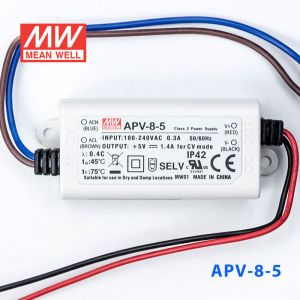 APV-8-5   7W   5V  1.4A 明纬牌恒压输出防水塑壳LED照明电源 