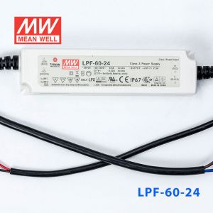 LPF-60-24  60W  24V 2.5A  恒压+恒流有PFC高效率塑壳IP67防水LED电源