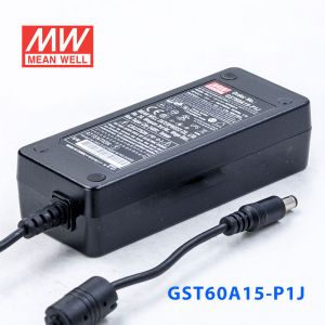 GST60A15-P1J 60W 15V4A高效能低空载损耗绿色节能桌上型适配器