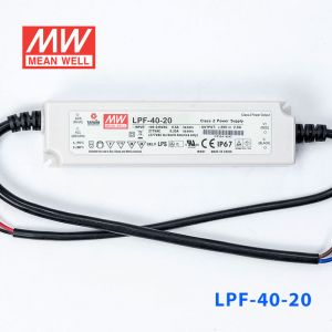 LPF-40-20  40W  20V 2A  恒压+恒流有PFC高效率塑壳IP67防水LED电源