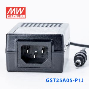 GST25A05-P1J 20W 5V4A高效能低空载损耗绿色节能桌上型适配器