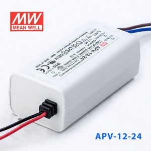 APV-12-24    12W   24V   0.5A 明纬牌恒压输出防水塑壳LED照明电源