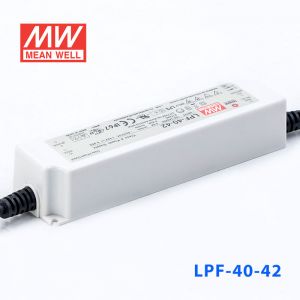 LPF-40-42  40W  42V 0.96A  恒压+恒流有PFC高效率塑壳IP67防水LED电源