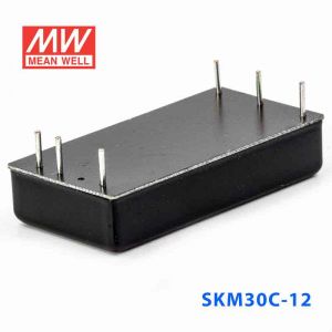 SKM30C-12  30W  36~75V  输入 12V 2.5A 单路稳压输出明纬DC-DC转换模块电源