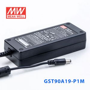 GST90A19-P1M 90W 19V4.74A高效能低空载损耗绿色节能桌上型适配器