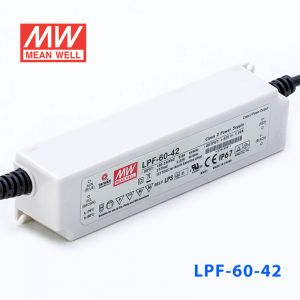 LPF-60-42  60W  42V 1.43A  恒压+恒流有PFC高效率塑壳IP67防水LED电源