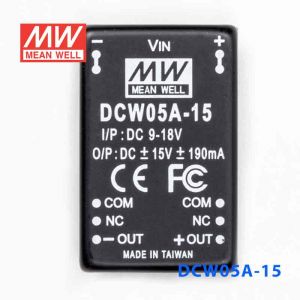 DCW05A-15  5W  9~18V 输入  ±15V  稳压双路输出明纬DC-DC转换模块电源