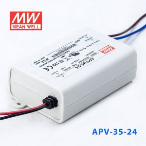 APV-35-24   35W    24V   1.5A 明纬牌恒压输出防水塑壳LED照明电源 