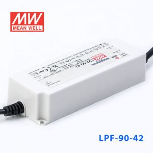 LPF-90-42  90W  42V 2.15A  恒压+恒流有PFC高效率塑壳IP67防水LED电源