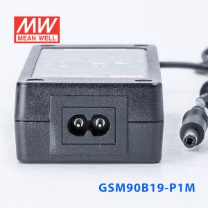 GSM90B19-P1M 90W 19V4.74A输出明纬高能效医疗型外置桌面型电源适配器