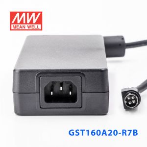 GST160A20-R7B 160W 20V8A高效能低空载损耗绿色节能桌上型适配器