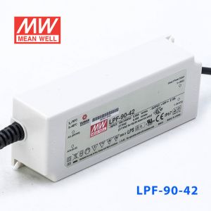 LPF-90-42  90W  42V 2.15A  恒压+恒流有PFC高效率塑壳IP67防水LED电源