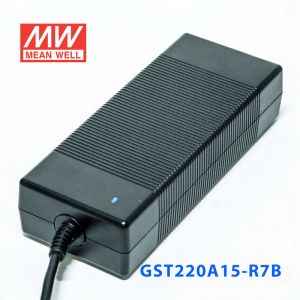 GST220A15-R7B 201W 15V13.4A高效能低空载损耗绿色节能桌上型适配器